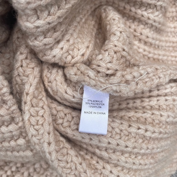 Women's Cable Knit Sweater - Cream - Picture 7 of 7